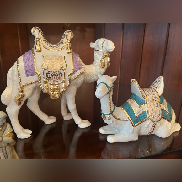 Lenox China First Blessing Nativity 15 Pieces - Picture 3 of 15